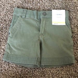 BRAND NEW Unisex stretch infant shorts - 12M